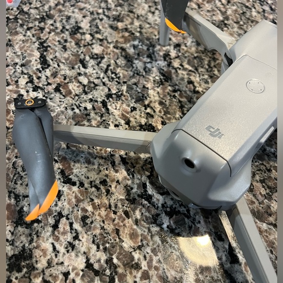 DJI air2s fly more bundle - Picture 11 of 11